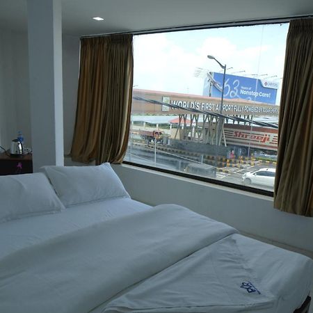 Port View Residency Pvr Hotel Nedumbassery Exterior photo