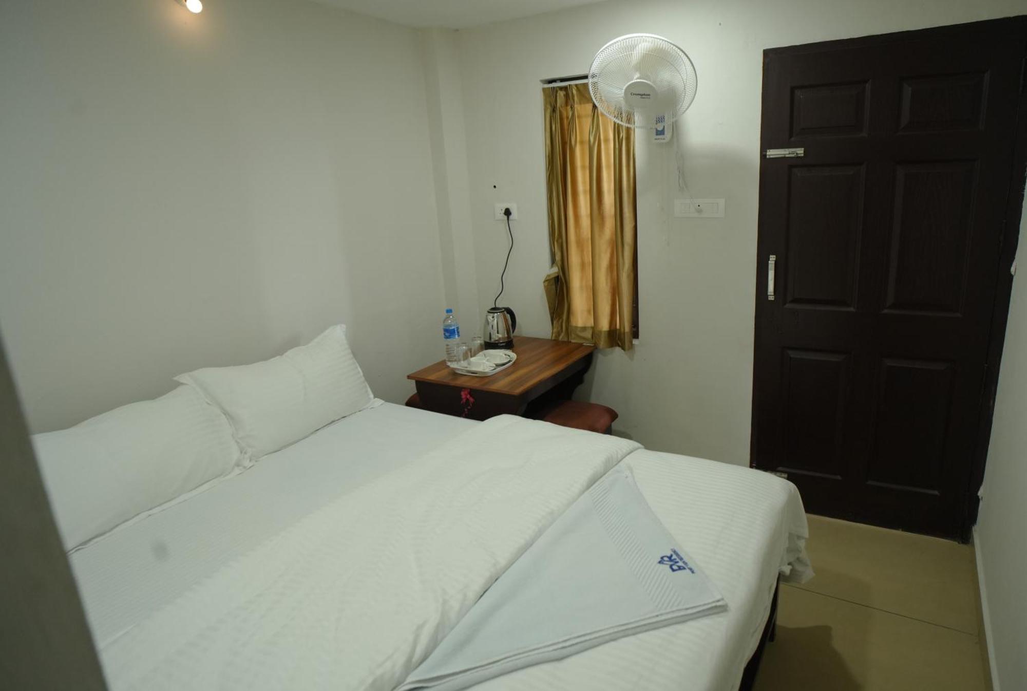 Port View Residency Pvr Hotel Nedumbassery Exterior photo