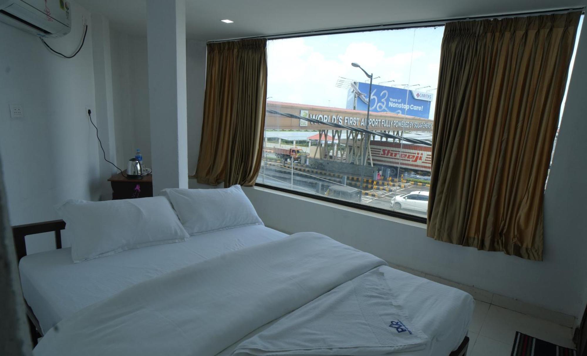 Port View Residency Pvr Hotel Nedumbassery Exterior photo