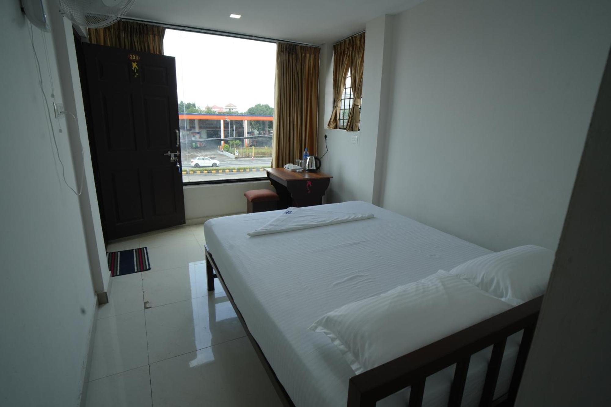 Port View Residency Pvr Hotel Nedumbassery Exterior photo